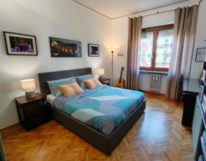 Appartamento a 20 minuti dal Centro, Zona Residenziale Tranquilla, Free Parking, 2 Camere, 5 posti letto